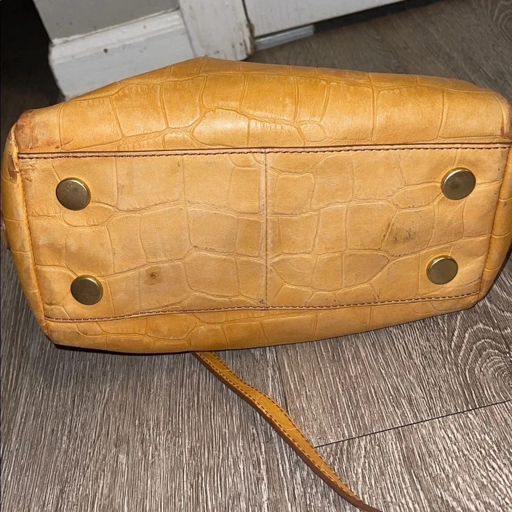 Fossil Sydney satchel purse light tan with crossbody strap
